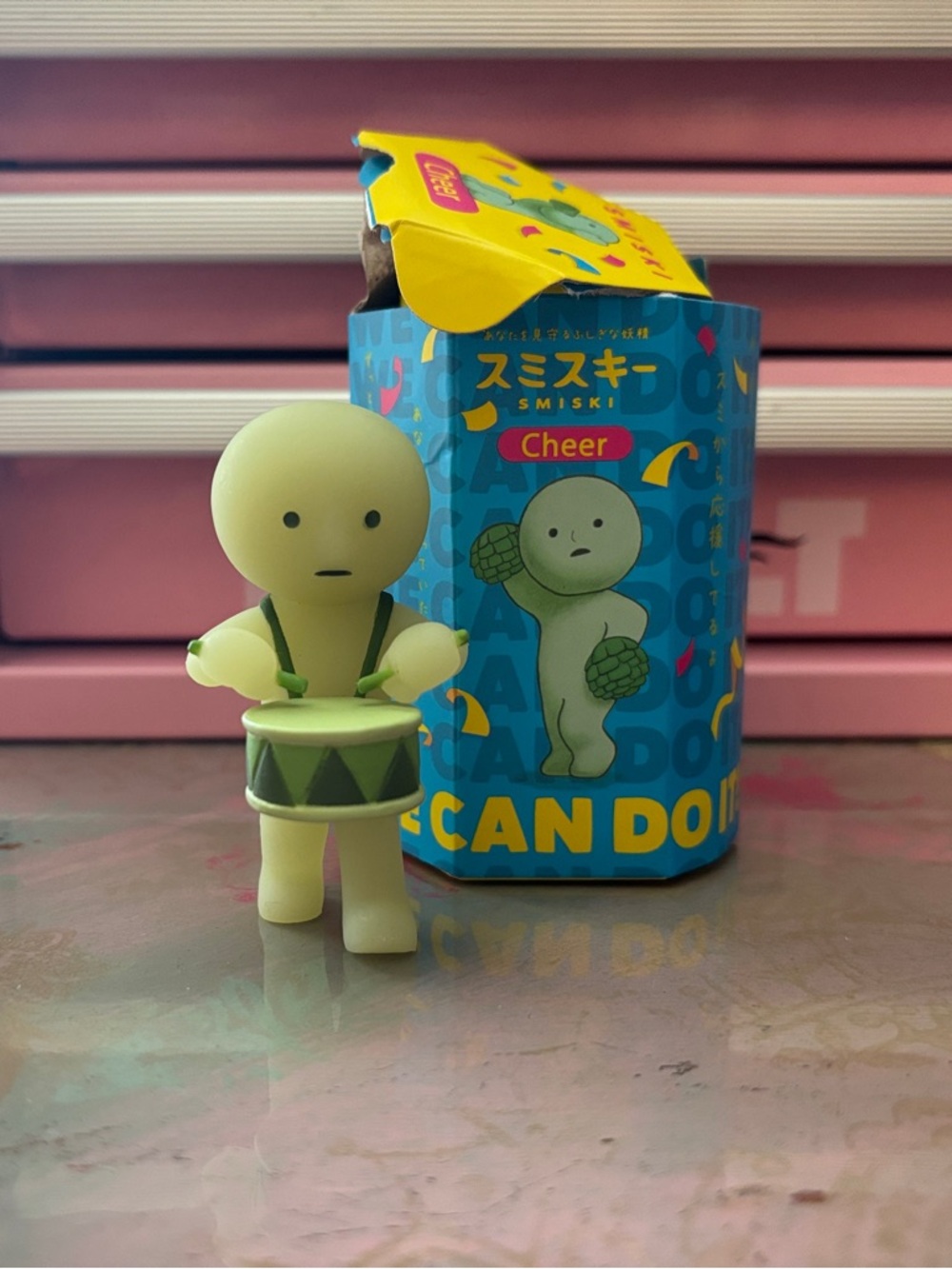 Smiski Cheer Series Drummer - Glow in the Dark
